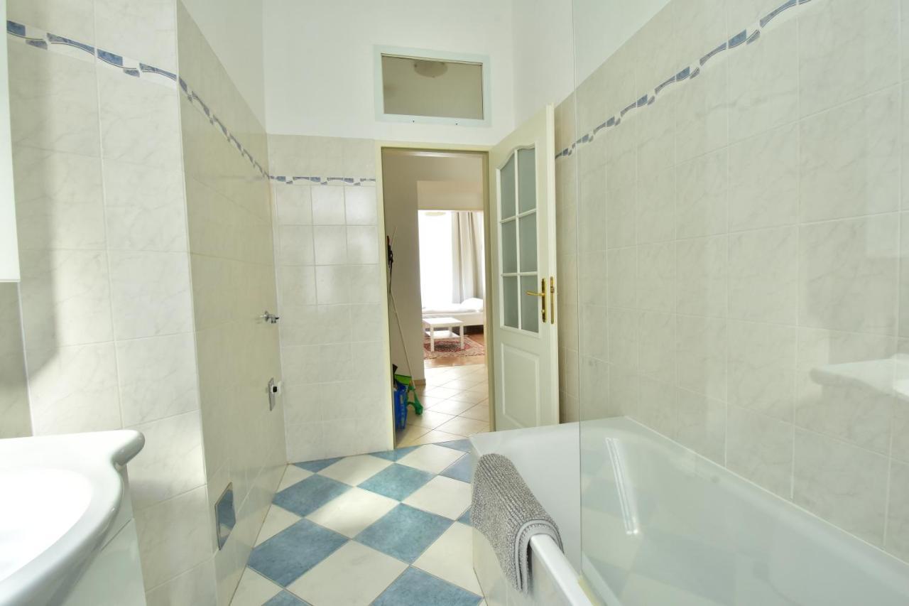 Universum Apartment 3 Вена Экстерьер фото