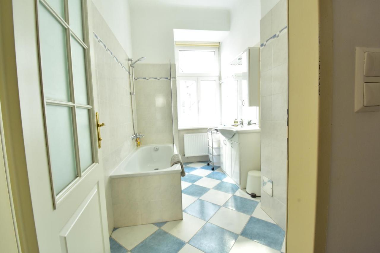 Universum Apartment 3 Вена Экстерьер фото